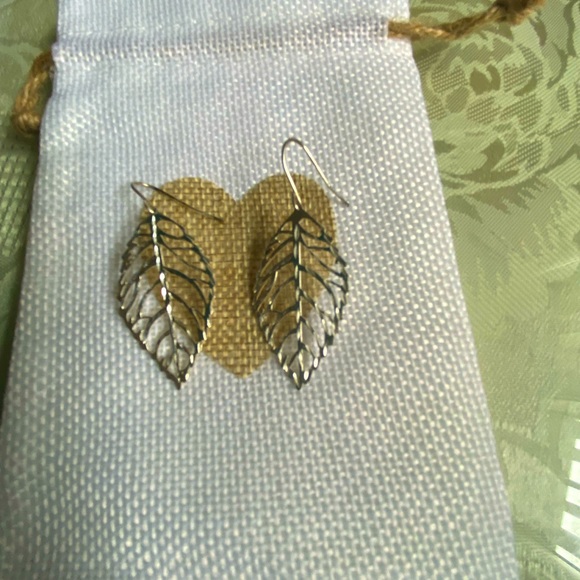 Sterling silver leaf earrings 🍂 - Picture 1 of 4